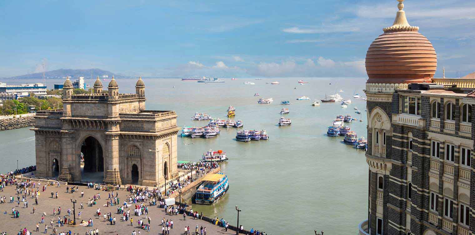 Picture of India Gate with boats in the background Picture of India Gate with boats in the background